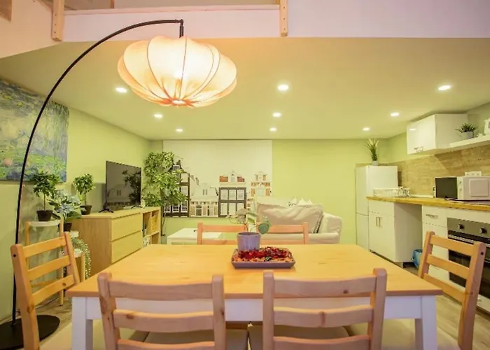 Cosy 2 Bedroom Flat In Akacfa St., Sol
